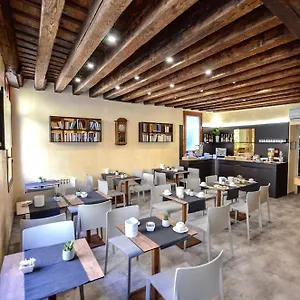 https://locanda-silva.hotelslidodijesolo.com