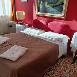 Apartment Princess Canal View, Venedig