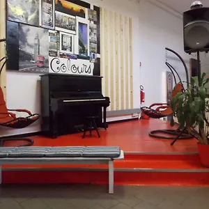 https://hostel-colours.it-lombardy.com
