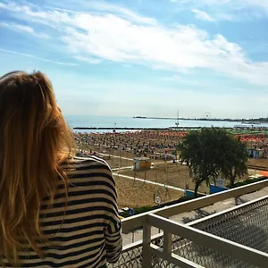 https://hotel-tritone.emilia-romagnahotels.net